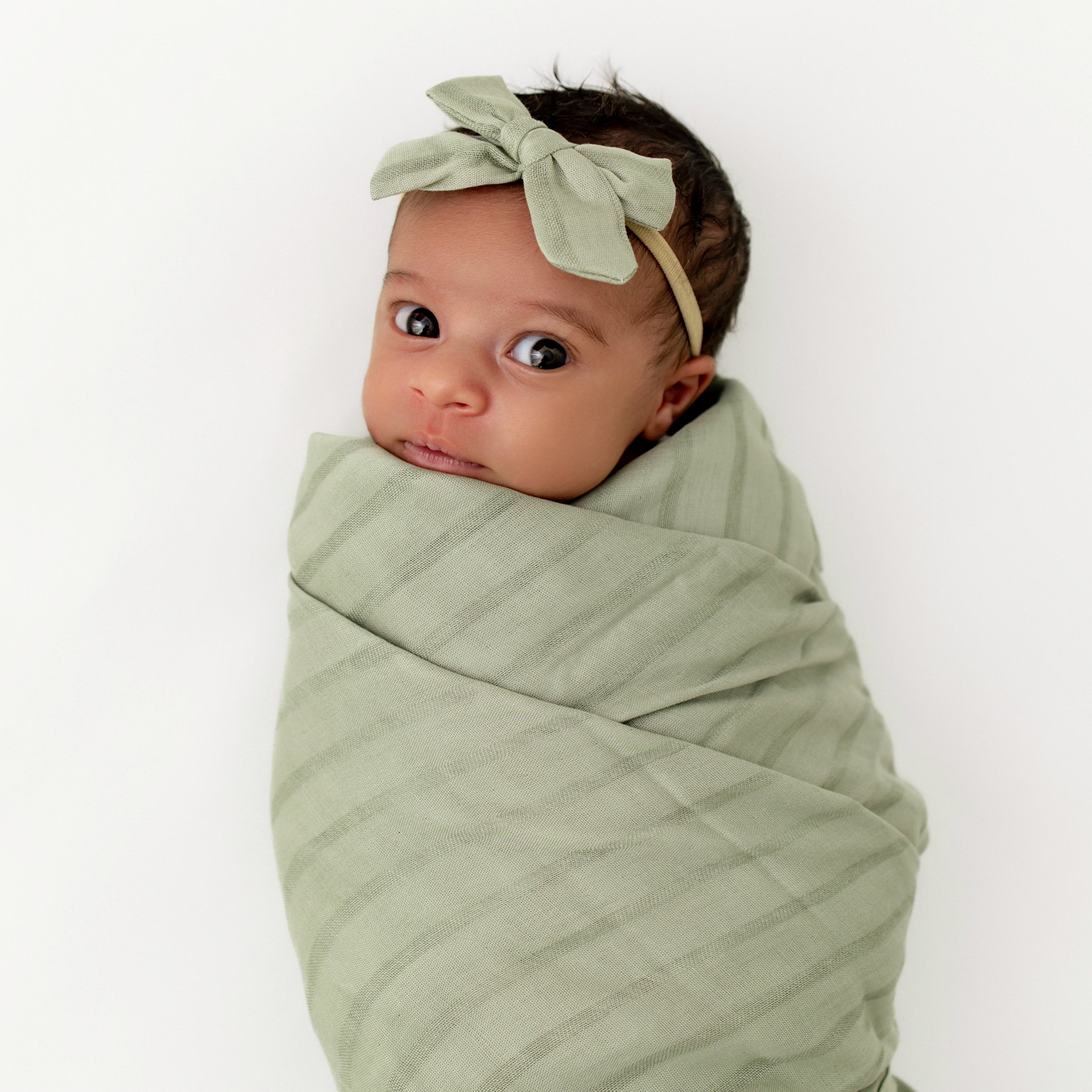 Bamboo Muslin Medium Bow in Jojoba - Image 4