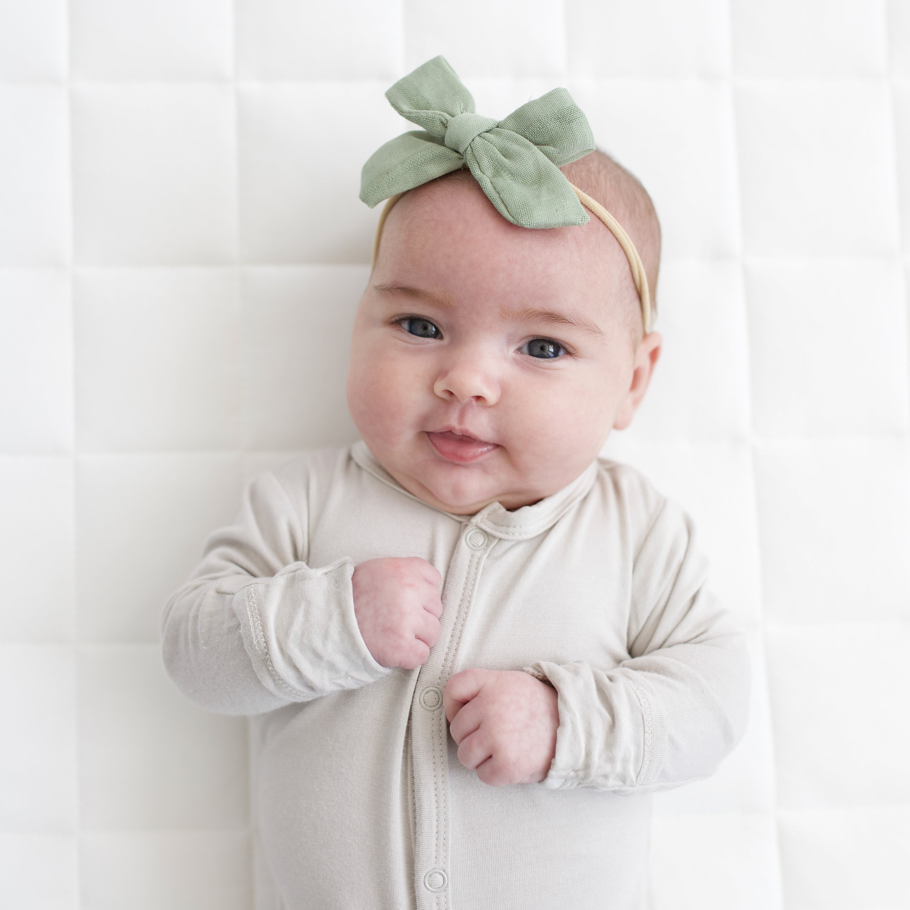 Bamboo Muslin Medium Bow in Jojoba - Image 3