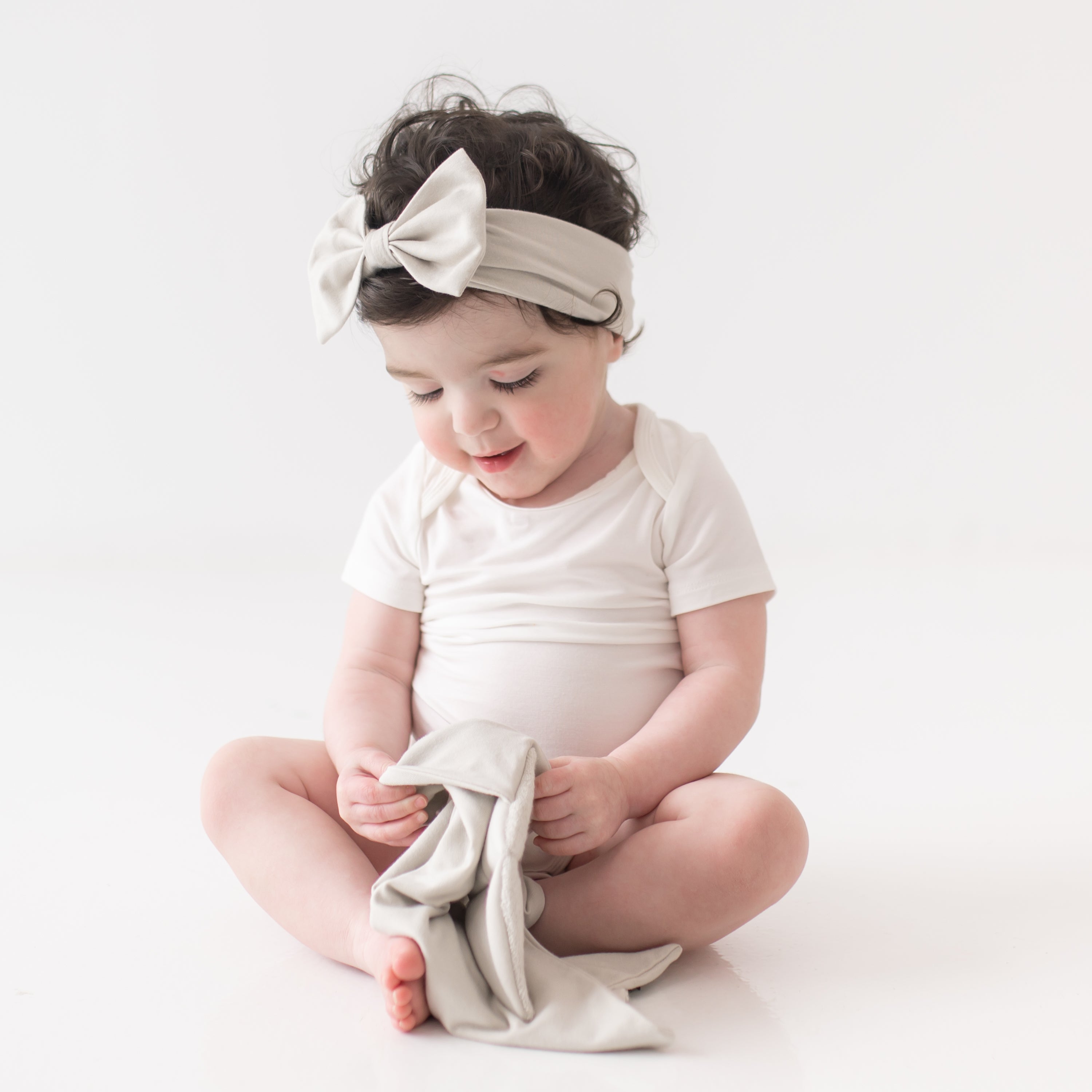 Bow Headband in Oat - Image 4