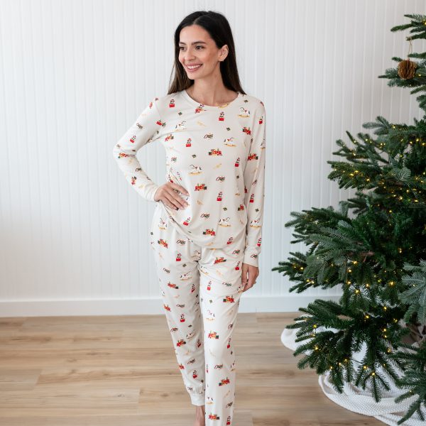 Women's Jogger Pajama Set in Vintage Toys